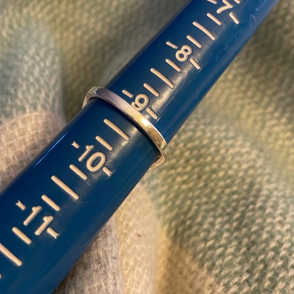 NWOT Hot pink silver tone ring - Picture 2 of 2